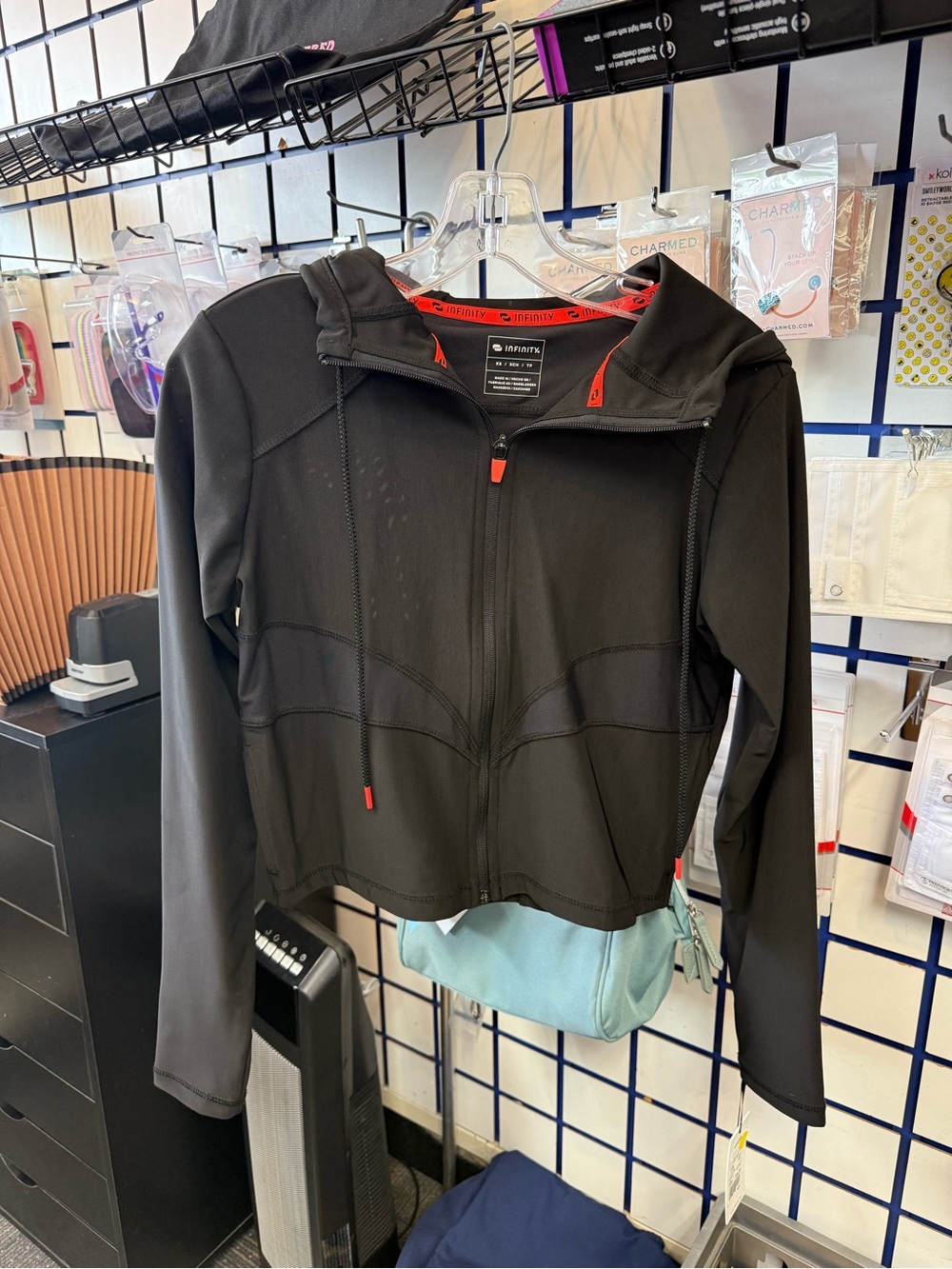 Cherokee infinity cropped mesh scrub jacket!